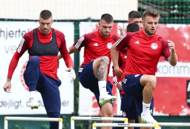 &Tau;&alpha; &phi;&iota;&lambda;&iota;&kappa;ά &pi;&rho;&omicron;&epsilon;&tau;&omicron;&iota;&mu;&alpha;&sigma;ί&alpha;&sigmaf; &tau;&omicron;&upsilon; &Omicron;&lambda;&upsilon;&mu;&pi;&iota;&alpha;&kappa;&omicron;ύ &alpha;&pi;&omicron;&kappa;&lambda;&epsilon;&iota;&sigma;&tau;&iota;&kappa;ά &sigma;&tau;&eta;&nu; COSMOTE TV