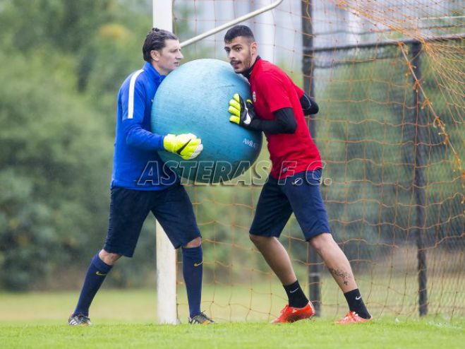 &Pi;&rho;&omicron;&pi;ό&nu;&eta;&sigma;&eta; &mu;&epsilon; &beta;&rho;&omicron;&chi;ή &omicron; &Alpha;&sigma;&tau;έ&rho;&alpha;&sigmaf; &sigma;&tau;&eta;&nu; &Omicron;&lambda;&lambda;&alpha;&nu;&delta;ί&alpha; (&epsilon;&iota;&kappa;ό&nu;&epsilon;&sigmaf; - &beta;ί&nu;&tau;&epsilon;&omicron;)