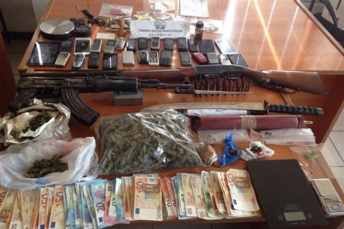 Οργάνωση που διακινούσε ναρκωτικά σε περιοχές της Πελοποννήσου - Εννέα συλλήψεις! (εικόνες)