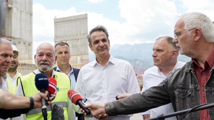 &Eta; &alpha;&iota;&nu;&iota;&gamma;&mu;&alpha;&tau;&iota;&kappa;ή &alpha;&nu;&alpha;&phi;&omicron;&rho;ά &Mu;&eta;&tau;&sigma;&omicron;&tau;ά&kappa;&eta; &alpha;&pi;ό &tau;&eta; &Sigma;&pi;ά&rho;&tau;&eta; &gamma;&iota;&alpha; &tau;&omicron; &mu;έ&lambda;&lambda;&omicron;&nu; &tau;&eta;&sigmaf; &Sigma;&chi;&omicron;&lambda;ή&sigmaf; &Nu;&omicron;&sigma;&eta;&lambda;&epsilon;&upsilon;&tau;&iota;&kappa;ή&sigmaf;