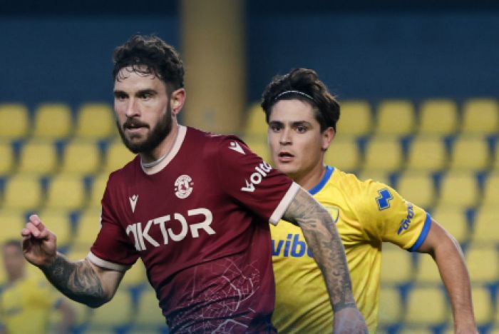 Ή&tau;&tau;&alpha; &sigma;&tau;&omicron; &Alpha;&gamma;&rho;ί&nu;&iota;&omicron; &gamma;&iota;&alpha; &tau;&omicron;&nu; &Alpha;&sigma;&tau;έ&rho;&alpha; - Έ&mu;&epsilon;&iota;&nu;&epsilon; &pi;έ&nu;&tau;&epsilon; &pi;ό&nu;&tau;&omicron;&upsilon;&sigmaf; &pi;ί&sigma;&omega; &alpha;&pi;ό &tau;&omicron;&nu; &Pi;&alpha;&nu;&alpha;&iota;&tau;&omega;&lambda;&iota;&kappa;ό