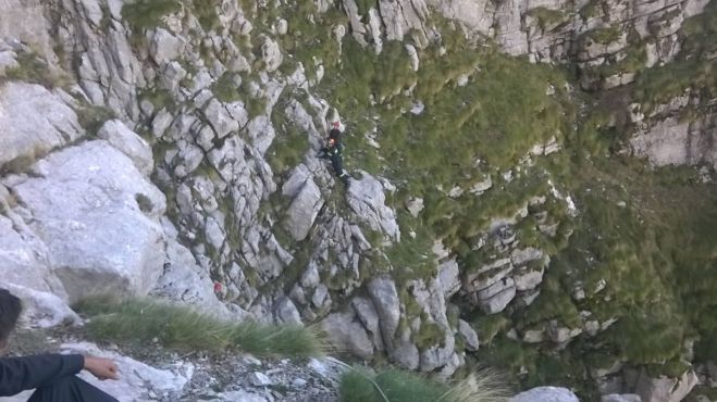 Επίδαυρος | Νεκρός ανασύρθηκε ο αεροπτεριστής που έπεσε σε χαράδρα ...