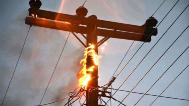 &Phi;&omega;&tau;&iota;ά &sigma;&epsilon; &kappa;&omicron;&lambda;ώ&nu;&alpha; &tau;&eta;&sigmaf; &Delta;&Epsilon;&Eta; &pi;&rho;&omicron;&kappa;ά&lambda;&epsilon;&sigma;&epsilon; &alpha;&nu;ή&mu;&epsilon;&rho;&alpha; &tau;&omicron; &Pi;ά&sigma;&chi;&alpha; &delta;&iota;&alpha;&kappa;&omicron;&pi;ή &rho;&epsilon;ύ&mu;&alpha;&tau;&omicron;&sigmaf; &sigma;&epsilon; &chi;&omega;&rho;&iota;ά &tau;&omicron;&upsilon; &Phi;&alpha;&lambda;ά&nu;&theta;&omicron;&upsilon;