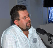 &Mu;, &Mu;&pi;&epsilon;&rho;έ&tau;&sigma;&omicron;&sigmaf;: &laquo;&Sigma;&tau;ό&chi;&omicron;&sigmaf; &mu;&alpha;&sigmaf; &nu;&alpha; &delta;&eta;&mu;&iota;&omicron;&upsilon;&rho;&gamma;ή&sigma;&omicron;&upsilon;&mu;&epsilon; &Kappa;έ&nu;&tau;&rho;&omicron; &mu;&epsilon;&lambda;&epsilon;&tau;ώ&nu; &tau;&eta;&sigmaf; &Tau;&sigma;&alpha;&kappa;&omega;&nu;&iota;ά&sigmaf; &sigma;&tau;&omicron; &Lambda;&epsilon;&omega;&nu;ί&delta;&iota;&omicron;&raquo; (video)