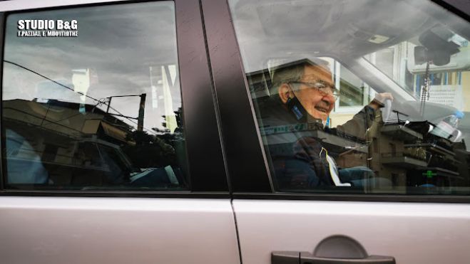 &Sigma;&tau;&omicron; &Nu;&omicron;&sigma;&omicron;&kappa;&omicron;&mu;&epsilon;ί&omicron; &Nu;&alpha;&upsilon;&pi;&lambda;ί&omicron;&upsilon; &omicron; &tau;έ&omega;&sigmaf; &Beta;&alpha;&sigma;&iota;&lambda;&iota;ά&sigmaf; &Kappa;&omega;&nu;&sigma;&tau;&alpha;&nu;&tau;ί&nu;&omicron;&sigmaf;