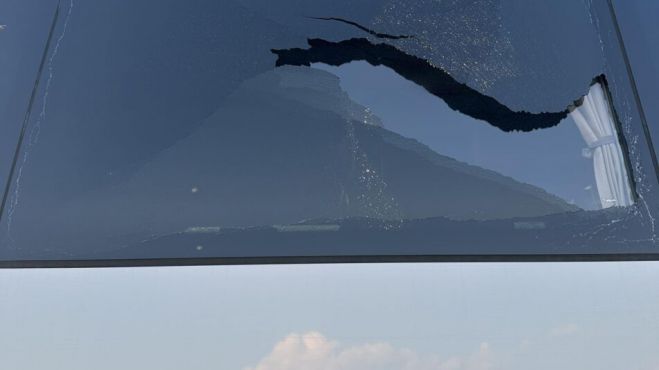 &Tau;&rho;ό&mu;&omicron;&sigmaf; &sigma;&tau;&eta;&nu; &Kappa;&alpha;&lambda;&alpha;&mu;ά&tau;&alpha; - &Alpha;&nu;ή&lambda;&iota;&kappa;&omicron;&iota; &Rho;&omicron;&mu;ά &pi;έ&tau;&alpha;&xi;&alpha;&nu; &pi;έ&tau;&rho;&epsilon;&sigmaf; &sigma;&epsilon; &lambda;&epsilon;&omega;&phi;&omicron;&rho;&epsilon;ί&omicron; (vd)