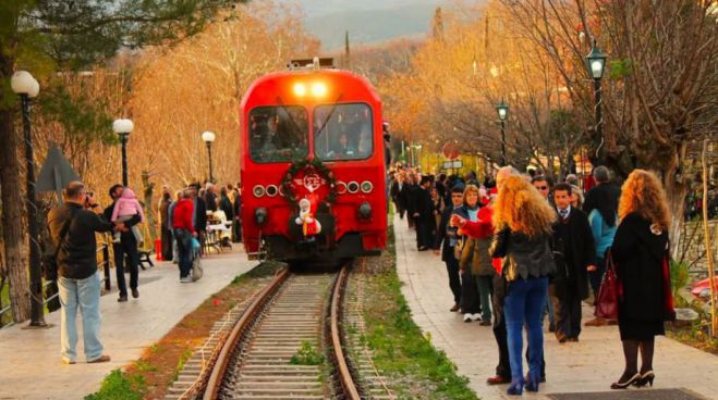 &Tau;&omicron; &Delta;&eta;&mu;&omicron;&tau;&iota;&kappa;ό &Sigma;&upsilon;&mu;&beta;&omicron;ύ&lambda;&iota;&omicron; &Tau;&rho;ί&pi;&omicron;&lambda;&eta;&sigmaf; &sigma;&upsilon;&zeta;&eta;&tau;ά &gamma;&iota;&alpha; &tau;&eta;&nu; &epsilon;&pi;&alpha;&nu;&epsilon;&nu;&epsilon;&rho;&gamma;&omicron;&pi;&omicron;ί&eta;&sigma;&eta; &tau;&eta;&sigmaf; &gamma;&rho;&alpha;&mu;&mu;ή&sigmaf; "&Mu;ύ&lambda;&omicron;&iota; &ndash; &Sigma;&tau;&epsilon;&nu;ό &ndash; &Tau;&rho;ί&pi;&omicron;&lambda;&eta;"