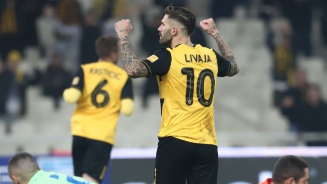 Ά&rho;&gamma;&eta;&sigma;&epsilon; &nu;&alpha; &alpha;&nu;&tau;&iota;&delta;&rho;ά&sigma;&epsilon;&iota; &omicron; &Alpha;&sigma;&tau;έ&rho;&alpha;&sigmaf; - Ή&tau;&tau;&alpha; &mu;&epsilon; 2-1 &alpha;&pi;ό &tau;&eta;&nu; &Alpha;&Epsilon;&Kappa; (vd)