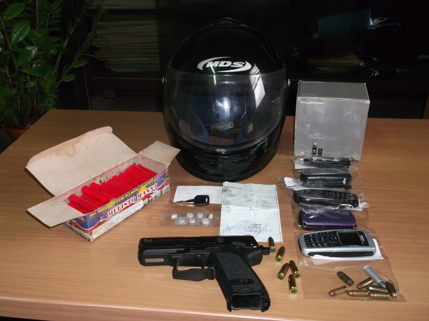 &Epsilon;&xi;&alpha;&rho;&theta;&rho;ώ&theta;&eta;&kappa;&epsilon; &epsilon;&gamma;&kappa;&lambda;&eta;&mu;&alpha;&tau;&iota;&kappa;ή &omicron;&mu;ά&delta;&alpha; &pi;&omicron;&upsilon; &delta;&iota;έ&pi;&rho;&alpha;&xi;&epsilon; έ&nu;&omicron;&pi;&lambda;&eta; &lambda;&eta;&sigma;&tau;&epsilon;ί&alpha; &sigma;&tau;&eta;&nu; &Pi;&epsilon;&lambda;&omicron;&pi;ό&nu;&nu;&eta;&sigma;&omicron;