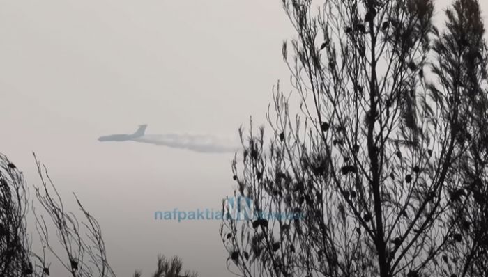 Ο Ρώσος γίγαντας Ilyushin Il-76 στη μάχη με τις φλόγες στην Γορτυνία (vd)