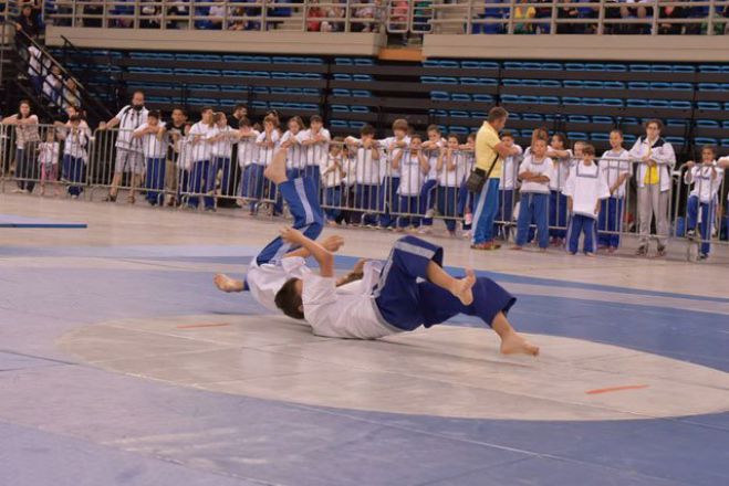 &Pi;&rho;&omega;&tau;ά&theta;&lambda;&eta;&mu;&alpha; &Pi;&alpha;&gamma;&kappa;&rho;&alpha;&tau;ί&omicron;&upsilon; &Alpha;&theta;&lambda;ή&mu;&alpha;&tau;&omicron;&sigmaf; &sigma;&tau;&omicron; &Delta;&Alpha;&Kappa; &Tau;&rho;ί&pi;&omicron;&lambda;&eta;&sigmaf;