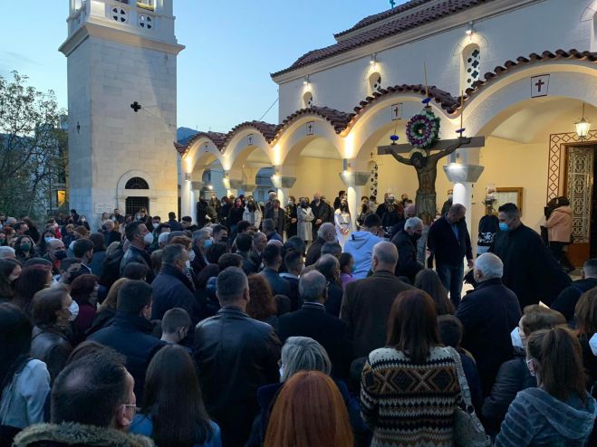 &Tau;&rho;ί&pi;&omicron;&lambda;&eta; | &Eta; &Alpha;&kappa;&omicron;&lambda;&omicron;&upsilon;&theta;ί&alpha; &tau;&omega;&nu; &Alpha;&chi;&rho;ά&nu;&tau;&omega;&nu; &Pi;&alpha;&theta;ώ&nu; &tau;&omicron;&upsilon; &Chi;&rho;&iota;&sigma;&tau;&omicron;ύ &sigma;&tau;&eta;&nu; &epsilon;&nu;&omicron;&rho;ί&alpha; &tau;&eta;&sigmaf; &Alpha;&gamma;ί&alpha;&sigmaf; &Beta;&alpha;&rho;&beta;ά&rho;&alpha;&sigmaf; (&epsilon;&iota;&kappa;ό&nu;&epsilon;&sigmaf;)