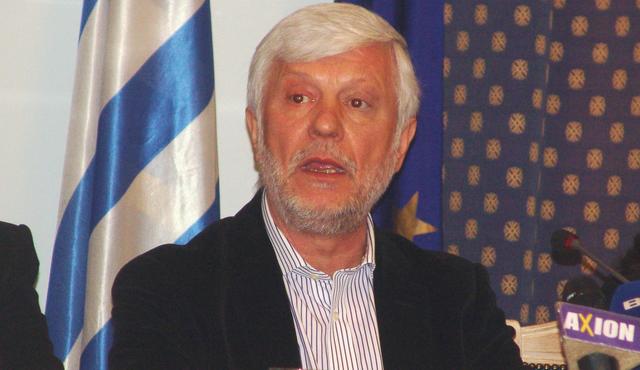 &Pi;έ&tau;&rho;&omicron;&sigmaf; &Tau;&alpha;&tau;&omicron;ύ&lambda;&eta;&sigmaf; &laquo;&Sigma;&tau;&eta;&nu; &Pi;&epsilon;&lambda;&omicron;&pi;ό&nu;&nu;&eta;&sigma;&omicron; &alpha;&nu;&omicron;ί&gamma;&omicron;&upsilon;&mu;&epsilon; &delta;&rho;ό&mu;&omicron;&upsilon;&sigmaf;, &delta;&epsilon;&nu; έ&chi;&omicron;&upsilon;&nu; &theta;έ&sigma;&eta; &tau;&alpha; &beta;&alpha;&rho;ί&delta;&iota;&alpha; &tau;&omicron;&upsilon; &pi;&alpha;&rho;&epsilon;&lambda;&theta;ό&nu;&tau;&omicron;&sigmaf;&raquo;