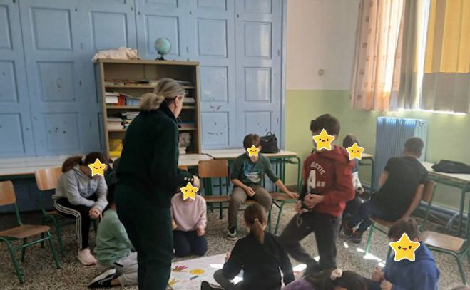 &Pi;&alpha;&rho;έ&mu;&beta;&alpha;&sigma;&eta; &epsilon;&upsilon;&alpha;&iota;&sigma;&theta;&eta;&tau;&omicron;&pi;&omicron;ί&eta;&sigma;&eta;&sigmaf; &sigma;&epsilon; &mu;&alpha;&theta;&eta;&tau;έ&sigmaf; &tau;&omicron;&upsilon; &delta;&eta;&mu;&omicron;&tau;&iota;&kappa;&omicron;ύ &sigma;&chi;&omicron;&lambda;&epsilon;ί&omicron;&upsilon; &Alpha;&gamma;ί&omicron;&upsilon; &Alpha;&nu;&delta;&rho;έ&alpha; - &Pi;&rho;&alpha;&sigma;&tau;&omicron;ύ (&epsilon;&iota;&kappa;ό&nu;&epsilon;&sigmaf;)