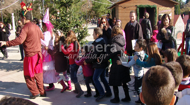 Με την «κλόουν Νίκη» διασκέδασαν οι ... μπόμπιρες της Τρίπολης (vd)!