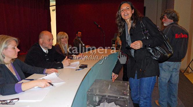 &Omicron; &Kappa;&omega;&nu;&sigma;&tau;&alpha;&nu;&tau;ί&nu;&omicron;&sigmaf; &Kappa;&alpha;&mu;&pi;&omicron;ύ&rho;&omicron;&sigmaf; &epsilon;&kappa;&lambda;έ&chi;&tau;&eta;&kappa;&epsilon; &nu;έ&omicron;&sigmaf; &Pi;&rho;ό&epsilon;&delta;&rho;&omicron;&sigmaf; &sigma;&tau;&omicron; &Sigma;ύ&lambda;&lambda;&omicron;&gamma;&omicron; &tau;&rho;&iota;&tau;έ&kappa;&nu;&omega;&nu; &Tau;&rho;ί&pi;&omicron;&lambda;&eta;&sigmaf;