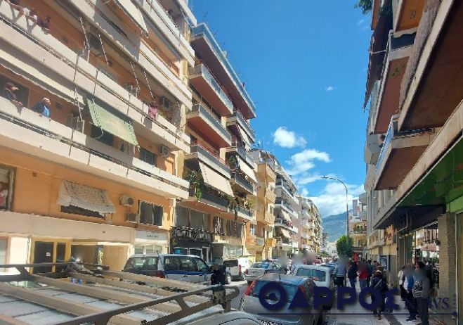 Πλακώθηκαν στο ξύλο στο κέντρο της Καλαμάτας!