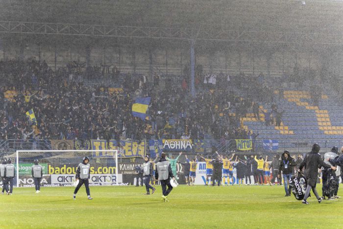 &Mu;ί&alpha; &upsilon;&pi;ό&kappa;&lambda;&iota;&sigma;&eta; &sigma;&tau;&omicron;&nu; &kappa;ό&sigma;&mu;&omicron; &tau;&omicron;&upsilon; &Alpha;&sigma;&tau;έ&rho;&alpha; &Tau;&rho;ί&pi;&omicron;&lambda;&eta;&sigmaf;