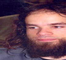 &Tau;ά&sigma;&omicron;&sigmaf; &Kappa;&epsilon;&chi;&alpha;&gamma;&iota;ά&sigmaf;: &laquo;&Pi;&alpha;&rho;&alpha;&mu;έ&nu;&omega; έ&nu;&theta;&epsilon;&rho;&mu;&omicron;&sigmaf; &upsilon;&pi;&omicron;&sigma;&tau;&eta;&rho;&iota;&kappa;&tau;ή&sigmaf; &tau;&omicron;&upsilon; &Gamma;&iota;ώ&rho;&gamma;&omicron;&upsilon; &Kappa;&alpha;&rho;&alpha;&tau;&zeta;&alpha;&phi;έ&rho;&eta;&raquo;