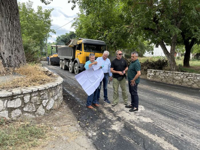 Έργα στους δρόμους της Βλαχοκερασιάς | Κώστας Τζιούμης: «Κάνουμε δουλειά παντού»