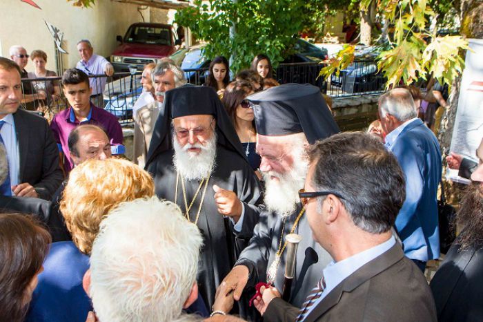 Τα ονομαστήρια του Μητροπολίτη Μαντινείας Αλέξανδρου στο χωριό Πάπαρι (εικόνες)