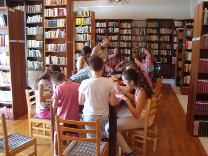 Η Δημοτική Βιβλιοθήκη Λεβιδίου ζητά εθελοντές!