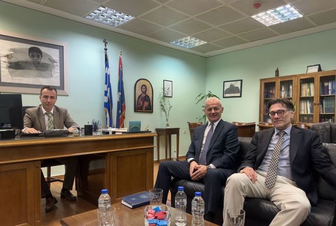 Επιμένει η Ένωση Δικαστών και Εισαγγελέων | &quot;Να επιστραφούν άμεσα τα δώρα στο δημόσιο τομέα&quot;