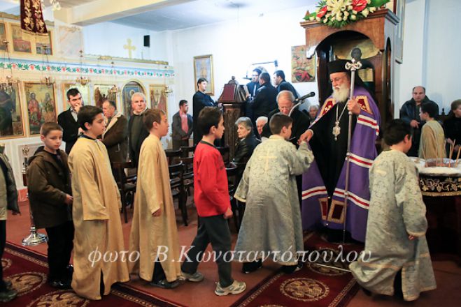 &Eta; &Chi;&omicron;&rho;&omega;&delta;ί&alpha; &tau;&omicron;&upsilon; &Nu;&alpha;&omicron;ύ &theta;&alpha; &alpha;&pi;&omicron;&delta;ώ&sigma;&epsilon;&iota; Ύ&mu;&nu;&omicron;&upsilon;&sigmaf; &tau;&omicron; &alpha;&pi;ό&gamma;&epsilon;&upsilon;&mu;&alpha; &sigma;&tau;&eta;&nu; &Epsilon;&kappa;&kappa;&lambda;&eta;&sigma;ί&alpha; &tau;&omicron;&upsilon; &Alpha;&gamma;ί&omicron;&upsilon; &Tau;&rho;ύ&phi;&omega;&nu;&alpha;!