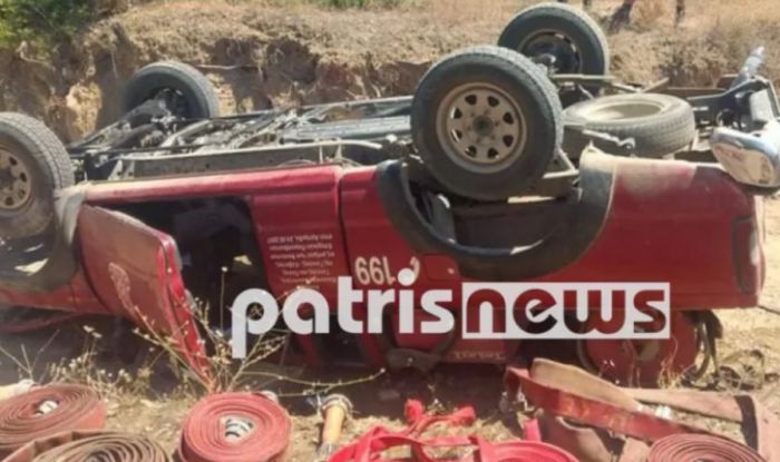Φωτιά στον Πύργο | Στο νοσοκομείο δύο πυροσβέστες μετά την ανατροπή του οχήματός τους