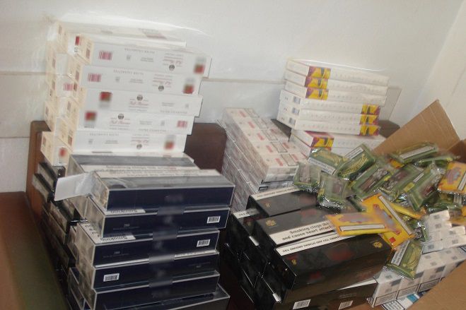 Χιλιάδες πακέτα λαθραία τσιγάρα και καπνού εντόπισε η αστυνομία στην Πελοπόννησο