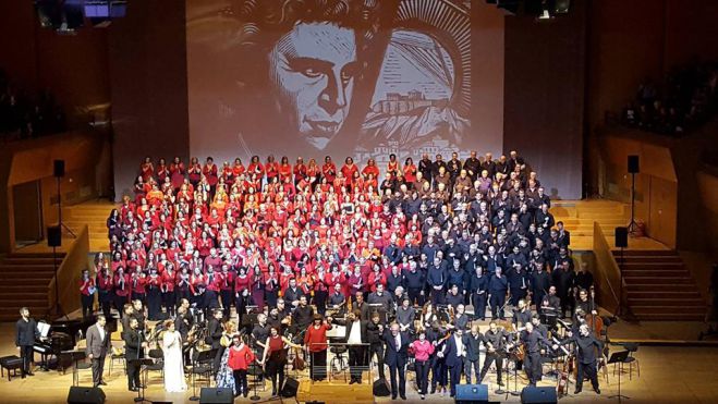 &Sigma;ή&mu;&epsilon;&rho;&alpha; &sigma;&tau;&eta;&nu; &Epsilon;&Rho;&Tau; | &laquo;Ό&lambda;&eta; &eta; &Epsilon;&lambda;&lambda;ά&delta;&alpha; &gamma;&iota;&alpha; &tau;&omicron;&nu; &Mu;ί&kappa;&eta;&raquo; - &Sigma;&tau;&eta; &sigma;&upsilon;&nu;&alpha;&upsilon;&lambda;ί&alpha; &sigma;&upsilon;&mu;&mu;&epsilon;&tau;&epsilon;ί&chi;&epsilon; &eta; &Chi;&omicron;&rho;&omega;&delta;ί&alpha; "&Omicron;&rho;&phi;έ&alpha;&sigmaf;"