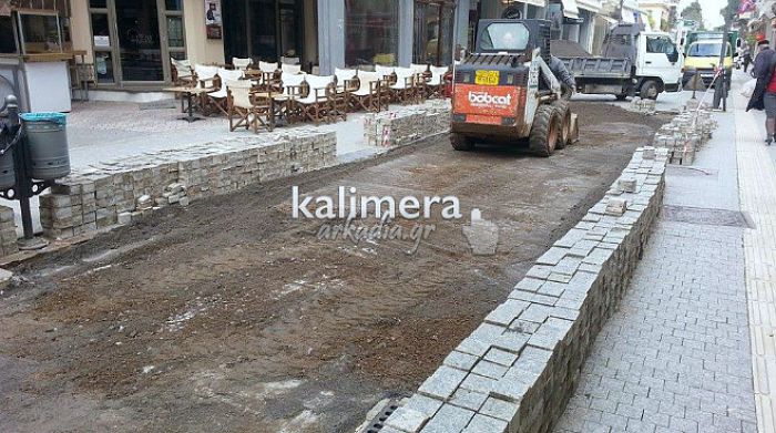 &Sigma;&upsilon;&mu;&beta;&alpha;ί&nu;&epsilon;&iota; &tau;ώ&rho;&alpha;: Έ&rho;&gamma;&alpha; &sigma;&tau;&omicron;&nu; &pi;&epsilon;&zeta;ό&delta;&rho;&omicron;&mu;&omicron; &tau;&eta;&sigmaf; &omicron;&delta;&omicron;ύ &laquo;&Epsilon;&theta;&nu;&iota;&kappa;ή&sigmaf; &Alpha;&nu;&tau;&iota;&sigma;&tau;ά&sigma;&epsilon;&omega;&sigmaf;&raquo;