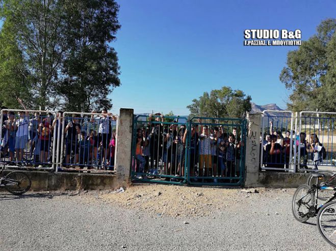 Κατάληψη από μαθητές στο Γυμνάσιο Κουτσοποδίου (vd)