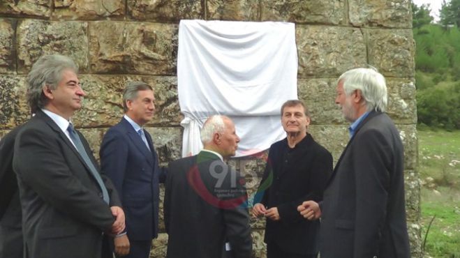 Αδελφοποιήθηκαν η τοξωτή γέφυρα Μάναρη με τη γέφυρα Ρίου-Αντιρρίου (vd)