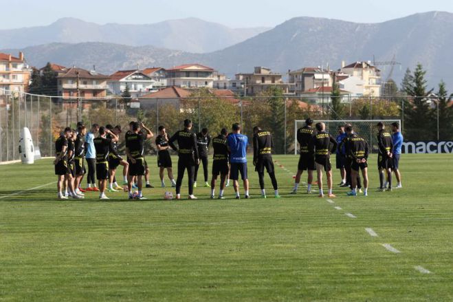 &Mu;&epsilon; 5 &alpha;&pi;&omicron;&upsilon;&sigma;ί&epsilon;&sigmaf; &omicron; &Alpha;&sigma;&tau;έ&rho;&alpha;&sigmaf; &alpha;&pi;έ&nu;&alpha;&nu;&tau;&iota; &sigma;&tau;&eta;&nu; &Alpha;&Epsilon;&Kappa;