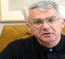 &Gamma;&iota;&alpha; &sigma;&kappa;ό&pi;&iota;&mu;&eta;
&pi;&alpha;&rho;&alpha;&pi;&lambda;&eta;&rho;&omicron;&phi;ό&rho;&eta;&sigma;&eta; &tau;&eta;&sigmaf; &kappa;&omicron;&iota;&nu;ή&sigmaf; &gamma;&nu;ώ&mu;&eta;&sigmaf; &sigma;&chi;&epsilon;&tau;&iota;&kappa;ά &mu;&epsilon; &tau;&alpha; &sigma;&kappa;&omicron;&upsilon;&pi;ί&delta;&iota;&alpha; &kappa;&alpha;&tau;&eta;&gamma;&omicron;&rho;&epsilon;ί &tau;&eta;&nu; &Pi;&epsilon;&rho;&iota;&phi;έ&rho;&epsilon;&iota;&alpha; &omicron; &Delta;ή&mu;&alpha;&rho;&chi;&omicron;&sigmaf; &Tau;&rho;ί&pi;&omicron;&lambda;&eta;&sigmaf;!