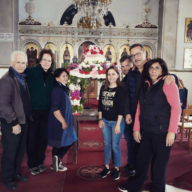 &Omicron; &Alpha;&rho;&kappa;ά&sigmaf; &eta;&theta;&omicron;&pi;&omicron;&iota;ό&sigmaf; &Tau;ά&sigma;&omicron;&sigmaf; &Kappa;&omega;&sigma;&tau;ή&sigmaf; &epsilon;&xi;&omicron;&mu;&omicron;&lambda;&omicron;&gamma;&epsilon;ί&tau;&alpha;&iota;: &laquo;&Pi;ά&lambda;&epsilon;&psi;&alpha; &mu;&epsilon; &tau;&omicron;&nu; &kappa;&alpha;&rho;&kappa;ί&nu;&omicron; &kappa;&alpha;&iota; &tau;ώ&rho;&alpha; &epsilon;ί&mu;&alpha;&sigma;&tau;&epsilon; &iota;&sigma;&omicron;&pi;&alpha;&lambda;ί&alpha;&raquo; (vd)