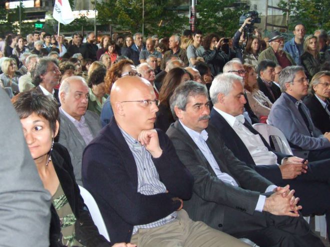 &Pi;&alpha;&rho;&alpha;&iota;&tau;&epsilon;ί&tau;&alpha;&iota; &kappa;&alpha;&iota; &pi;&alpha;&rho;&alpha;&delta;ί&delta;&epsilon;&iota; &tau;&eta; &beta;&omicron;&upsilon;&lambda;&epsilon;&upsilon;&tau;&iota;&kappa;ή έ&delta;&rho;&alpha; &omicron; &Kappa;&omicron;&delta;έ&lambda;&alpha;&sigmaf; - &laquo;&Sigma;&upsilon;&gamma;&nu;ώ&mu;&eta; &alpha;&pi;ό ό&sigma;&omicron;&upsilon;&sigmaf; &psi;ή&phi;&iota;&sigma;&alpha;&nu; &Sigma;&Upsilon;&Rho;&Iota;&Zeta;&Alpha;&raquo;!