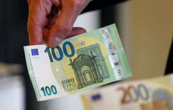 &Pi;&lambda;&alpha;&sigma;&tau;ά &chi;&alpha;&rho;&tau;&omicron;&nu;&omicron;&mu;ί&sigma;&mu;&alpha;&tau;&alpha; &tau;&omega;&nu; 50 &kappa;&alpha;&iota; 100 &epsilon;&upsilon;&rho;ώ &epsilon;&nu;&tau;ό&pi;&iota;&sigma;&epsilon; &eta; &Alpha;&sigma;&tau;&upsilon;&nu;&omicron;&mu;ί&alpha; &sigma;&tau;&eta; &Mu;&epsilon;&sigma;&sigma;&eta;&nu;ί&alpha;