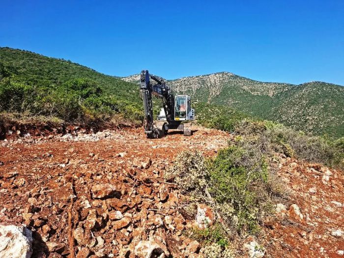 &Pi;&rho;&omega;&tau;&omicron;&beta;&omicron;&upsilon;&lambda;ί&alpha; "Ό&chi;&iota; &alpha;&iota;&omicron;&lambda;&iota;&kappa;ά &sigma;&tau;&eta; &Zeta;ά&beta;&iota;&tau;&sigma;&alpha;" &gamma;&iota;&alpha; &Epsilon;&phi;&omicron;&rho;&epsilon;ί&alpha; &Alpha;&rho;&chi;&alpha;&iota;&omicron;&tau;ή&tau;&omega;&nu; &Alpha;&rho;&kappa;&alpha;&delta;ί&alpha;&sigmaf;: "&Pi;&omicron;ύ &epsilon;ί&sigma;&alpha;&iota; &kappa;&alpha;&iota; &mu;&epsilon; &pi;&omicron;&iota;ό&nu;;"