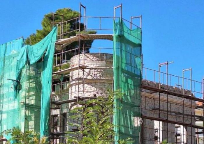 &Beta;ί&lambda;&alpha; &Tau;&omicron;&upsilon;&rho;&kappa;&omicron;&beta;&alpha;&sigma;ί&lambda;&eta; | &Epsilon;&gamma;&kappa;&rho;ί&theta;&eta;&kappa;&epsilon; &mu;&epsilon; &delta;&iota;&alpha;&phi;&omega;&nu;ί&epsilon;&sigmaf; &eta; &kappa;&omicron;&pi;ή &tau;&rho;&iota;ώ&nu; &delta;έ&nu;&delta;&rho;&omega;&nu; &sigma;&tau;&omicron;&nu; &pi;&epsilon;&rho;&iota;&beta;ά&lambda;&lambda;&omicron;&nu;&tau;&alpha; &chi;ώ&rho;&omicron; - "Έ&chi;&omicron;&upsilon;&nu; &kappa;&rho;&iota;&theta;&epsilon;ί &epsilon;&pi;&iota;&kappa;ί&nu;&delta;&upsilon;&nu;&alpha; &nu;&alpha; &pi;έ&sigma;&omicron;&upsilon;&nu;"