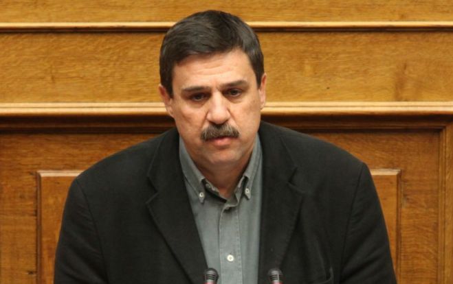 Ξανθός: &quot;Δεν περισσεύει κανείς - Μόνη λύση η αναστολή εφαρμογής του νόμου&quot;