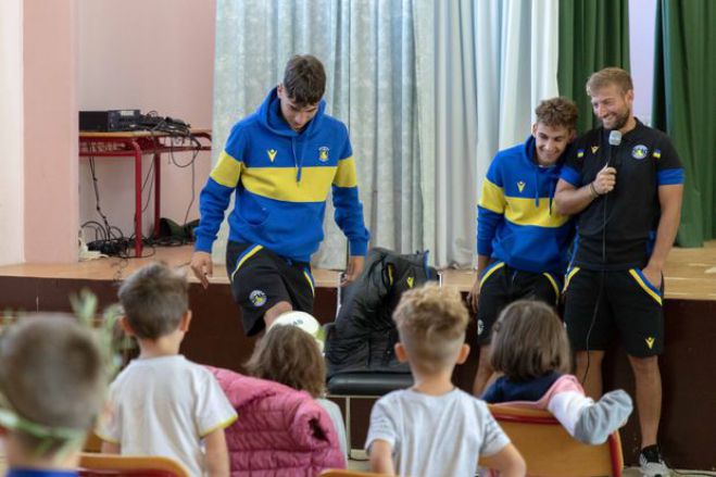 &Pi;&alpha;ί&chi;&tau;&epsilon;&sigmaf; &tau;&omicron;&upsilon; &Alpha;&sigma;&tau;έ&rho;&alpha; &sigma;&tau;&omicron; 2o &Delta;&eta;&mu;&omicron;&tau;&iota;&kappa;ό &Sigma;&chi;&omicron;&lambda;&epsilon;ί&omicron; &Mu;&epsilon;&gamma;&alpha;&lambda;ό&pi;&omicron;&lambda;&eta;&sigmaf;!