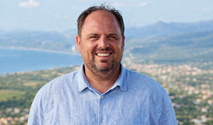 &Epsilon;&Kappa;&Alpha;&Sigma;&Kappa;&Epsilon;&Nu;&Omicron;&Pi; | &Omicron; &Gamma;&iota;ώ&rho;&gamma;&omicron;&sigmaf; &Phi;&omega;&tau;&epsilon;&iota;&nu;ό&sigmaf; &delta;&iota;&epsilon;&kappa;&delta;&iota;&kappa;&epsilon;ί &tau;&eta;&nu; &pi;&rho;&omicron;&epsilon;&delta;&rho;ί&alpha;