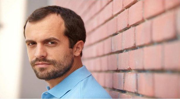 &Sigma;&tau;&eta; &delta;&eta;&mu;&iota;&omicron;&upsilon;&rho;&gamma;ί&alpha; &epsilon;&nu;ό&sigmaf; &kappa;&epsilon;&nu;&tau;&rho;&omicron;&delta;&epsilon;&xi;&iota;&omicron;ύ &laquo;&kappa;ύ&kappa;&lambda;&omicron;&upsilon; 30&alpha;&rho;&eta;&delta;&omega;&nu;&raquo; &pi;&rho;&omicron;&sigma;&alpha;&nu;&alpha;&tau;&omicron;&lambda;ί&zeta;&epsilon;&tau;&alpha;&iota; &omicron; &Mu;&pi;ά&mu;&pi;&eta;&sigmaf; &Alpha;&pi;&omicron;&sigma;&kappa;ί&tau;&eta;&sigmaf;