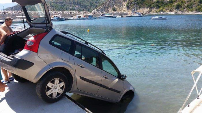 &laquo;&Alpha;&mu;&phi;ί&beta;&iota;&omicron;&raquo; ό&chi;&eta;&mu;&alpha; &sigma;&tau;&omicron; &lambda;&iota;&mu;&alpha;&nu;ά&kappa;&iota; &tau;&eta;&sigmaf; &Sigma;&alpha;&mu;&pi;&alpha;&tau;&iota;&kappa;ή&sigmaf;!