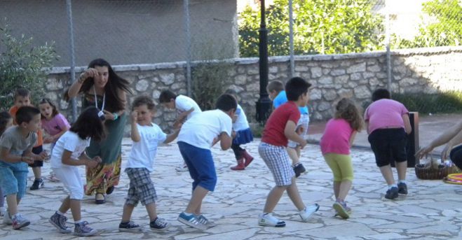 Χορευτικό μαθητών για το τέλος της σχολικής περιόδου στο Βαλτεσινίκο (εικόνες)