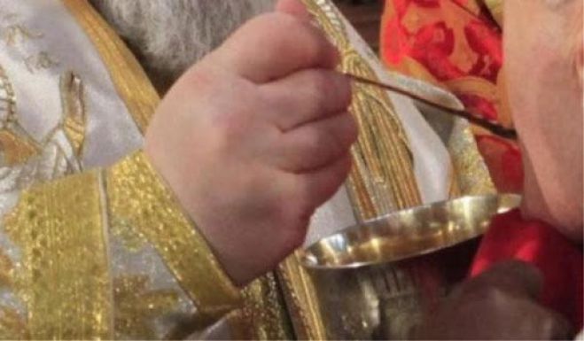 &Lambda;&omicron;&iota;&mu;&omega;&xi;&iota;&omicron;&lambda;ό&gamma;&omicron;&sigmaf;: "Ό&tau;&alpha;&nu; &alpha;&nu;&omicron;ί&xi;&omicron;&upsilon;&nu; &omicron;&iota; &epsilon;&kappa;&kappa;&lambda;&eta;&sigma;ί&epsilon;&sigmaf;, &theta;&alpha; &pi;ά&omega; &nu;&alpha; &kappa;&omicron;&iota;&nu;&omega;&nu;ή&sigma;&omega;" (vd)