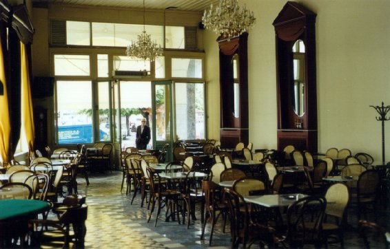 Στα ομορφότερα παραδοσιακά καφενεία της χώρας το «Μεγάλο Καφενείο» της Τρίπολης!