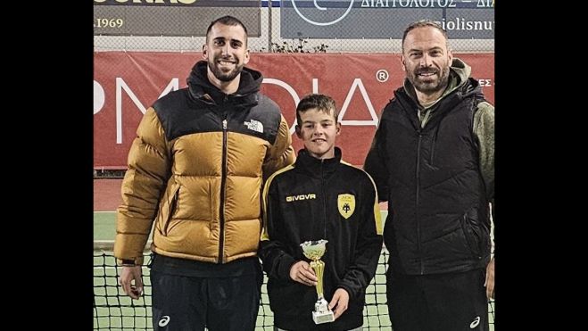 Στην κορυφή του Ε3 στο Περιστέρι ο Τριανταφύλλου του ομίλου τένις της ΑΕΚ Τρίπολης